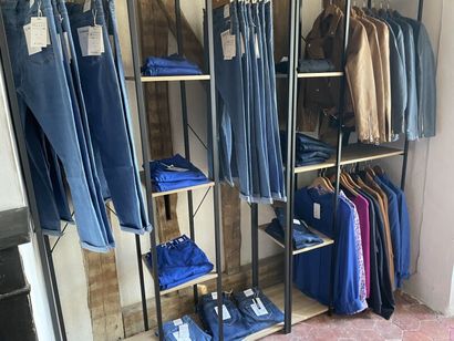 STOCK Pret à porter féminin:
Vestes simili...