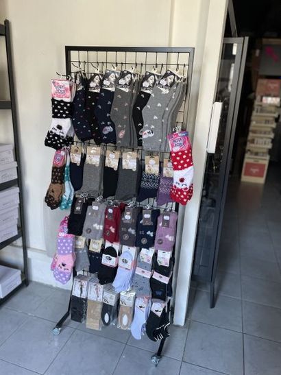 STOCK CHAUSSETTES ECHARPES
- portant avec...