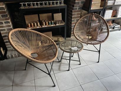 Ensemble de mobilier clients
-Quatre fauteuils...