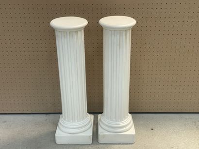 Paire de colonnes cannelées en stuc
H. :86...