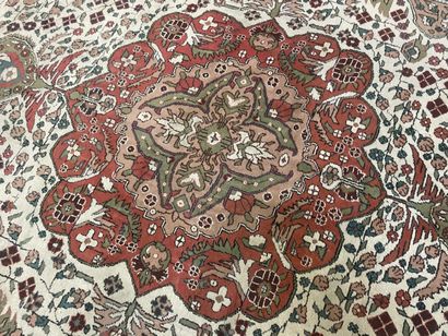 Tapis en laine, point noué 
300 x 200 cm...