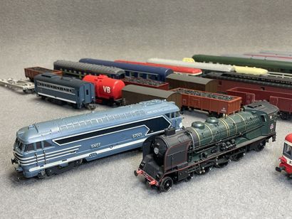 Ensemble de trains HO JOUEF
- Trois locomotives:...