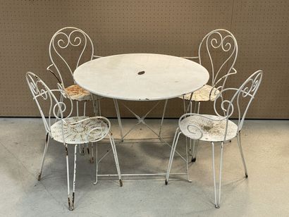 Salon de jardin en forgé avec 4 fauteuils....