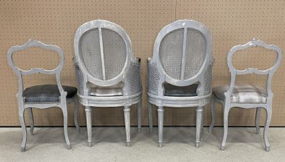 Paire de bergères de style Louis XVI et paire...