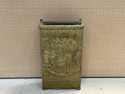 Porte parapluie en laiton repoussé, intérieur...