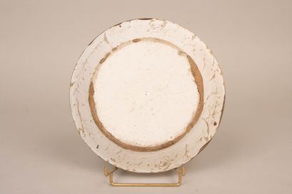 Nevers début XIX°. 
Assiette en faïence 