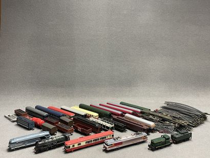 Ensemble de trains HO JOUEF
- Trois locomotives:...