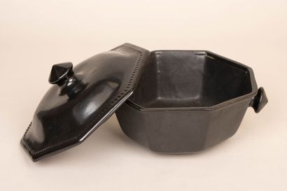 ACCOLAY
Soupière en céramique noire, à pans...