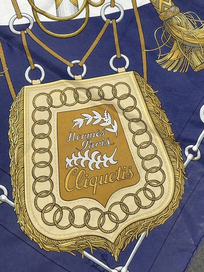 HERMES
Carré de soie 