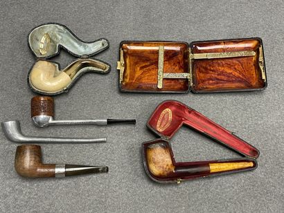 Ensemble de cinq pipes bruyères et écume...
