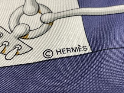 HERMES
Carré de soie 