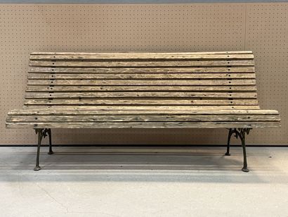 Banc de jardin à lattes
83 x 180 x 70 cm...