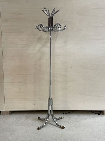 Porte manteau en métal chromé à 6 patères....
