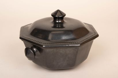 ACCOLAY
Soupière en céramique noire, à pans...