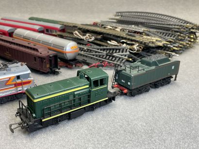 Ensemble de trains HO JOUEF
- Trois locomotives:...