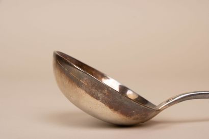 Louche en argent
Poinçon minerve 925°/00
Poids:...