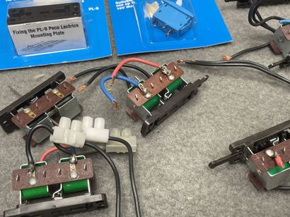 Ensemble de trains HO JOUEF
- Trois locomotives:...