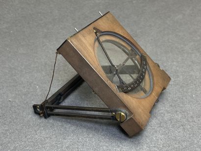 Boussole de visée d artillerie en acajou...