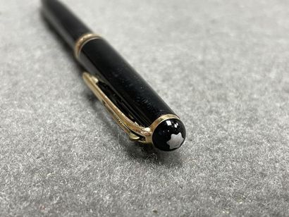 MONTBLANC
Parure en écrin cuir comprenant...