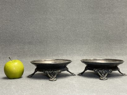 Deux supports en métal argenté Christofle.
D:...