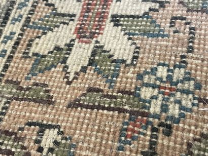 Tapis en laine, point noué 
300 x 200 cm...