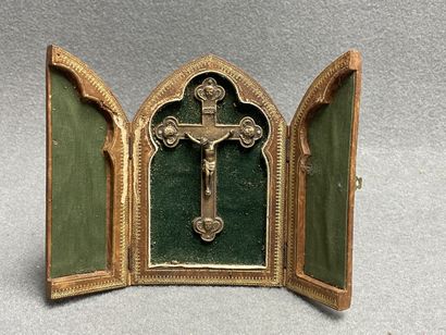 Lot de médailles religieuses, chapelets,...