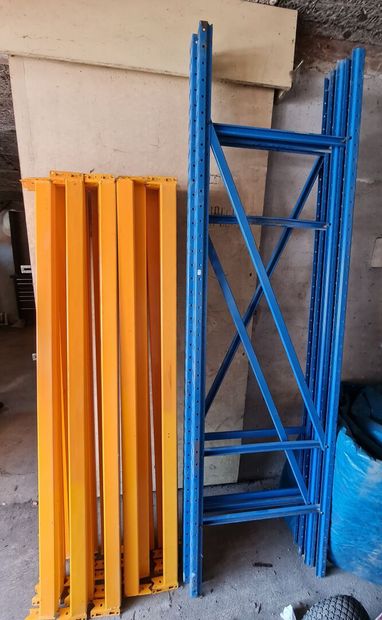 ** Rack de rangement bleu/jaune
Echelles:
Lisses:...