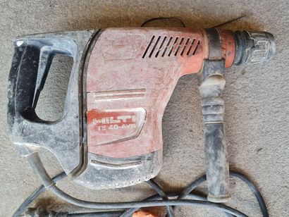 Perforateur HILTI TE 40 AVR ( ne fonctionne...