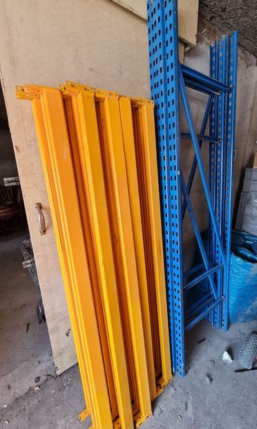 ** Rack de rangement bleu/jaune
Echelles:
Lisses:...