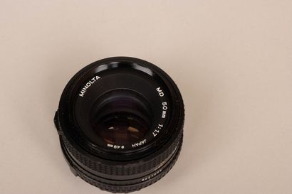 Appareil photo MINOLTA X-700. 
et deux objectifs
-Makinon...