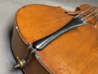 Violoncelle
avec sa housse de transport.
Longueur...