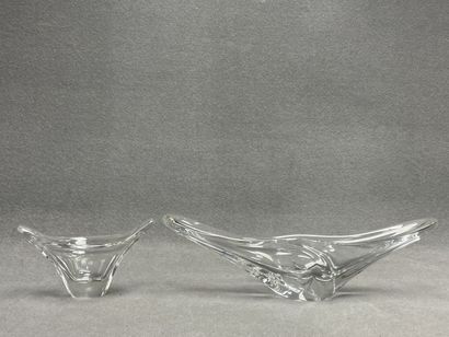 DAUM 
Deux coupes en cristal. 
15 x 51 x...