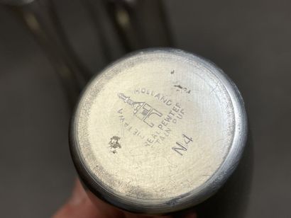 Deux vases soliflore et deux verseuses en...