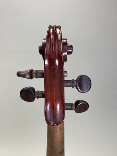 Violon. 
Portant l'étiquette 