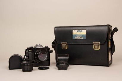 Appareil photo CANON A-1. 
et deux objectifs
-Canon...