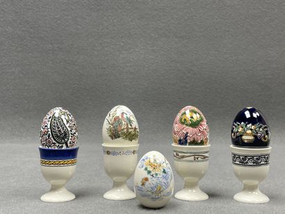 GIEN: collection de 5 oeufs en faience, divers...