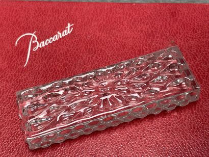 BACCARAT: suite de douze porte-couteaux en...