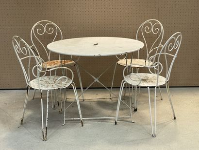 Salon de jardin en forgé avec 4 fauteuils....