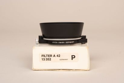 LEICA. 
Filtre Polarisant A 42 avec parasoleil....