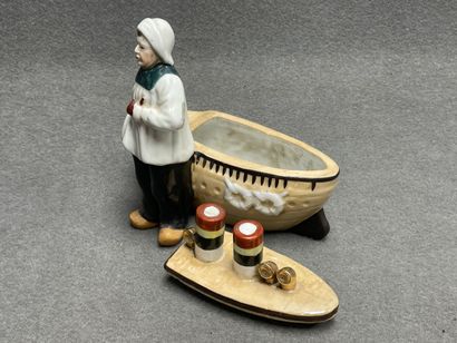 Pot à tabac en faïence représentant un marin...