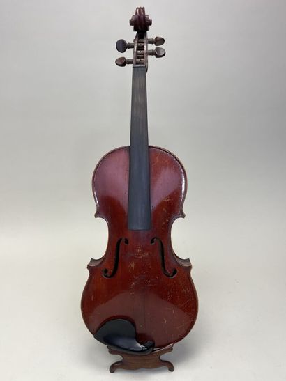 Violon. 
Portant l'étiquette 