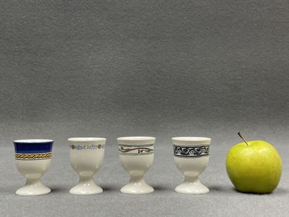 GIEN: collection de 5 oeufs en faience, divers...