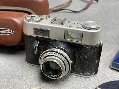 Lot comprenant:
Appareil photo voigtlander,...