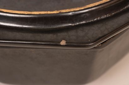ACCOLAY
Soupière en céramique noire, à pans...