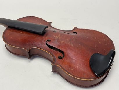 Violon. 
Portant l'étiquette 