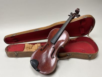 Violon. 
Portant l'étiquette 