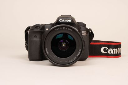 CANON EOS 60D
Appareil photo reflex numérique...