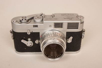 LEICA. 
Appareil photo argentique M2 avec...