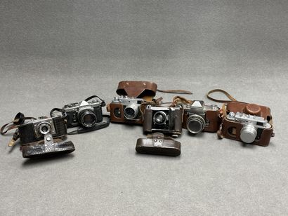 Lot de six appareils photo argentiques
Norca,...