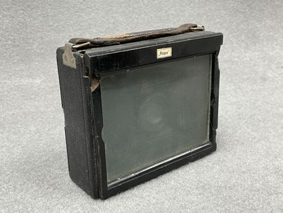 Lot de sept appareils photo argentiques:...